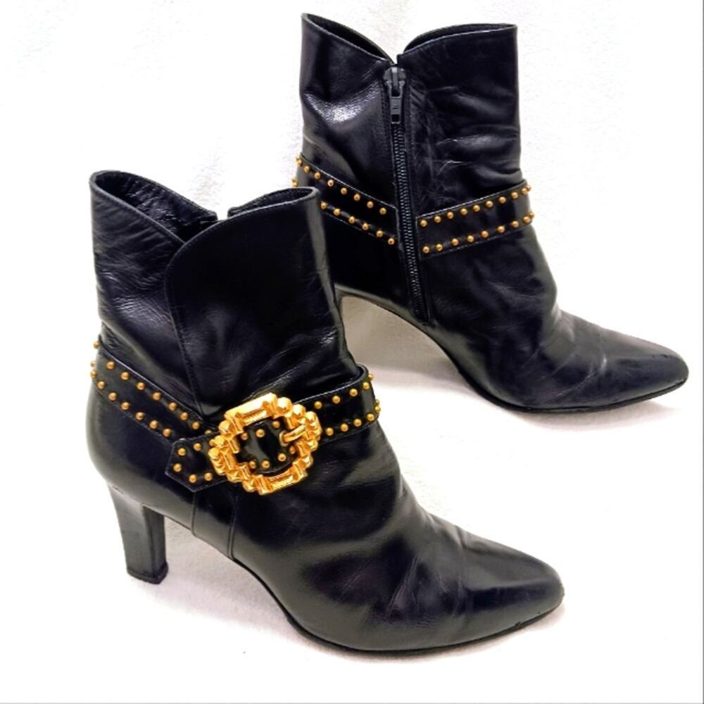 Stuart Weitzman GOLD BUCKLE‎ Ankle Boots Sz 7.5C Black Leather Brass Studs Glam